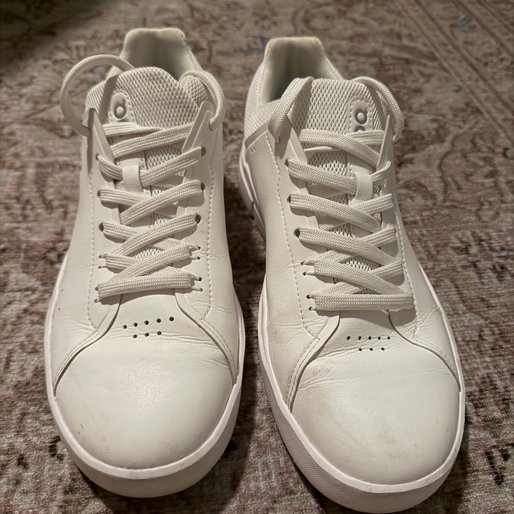 On The Roger Sneaker Size 9